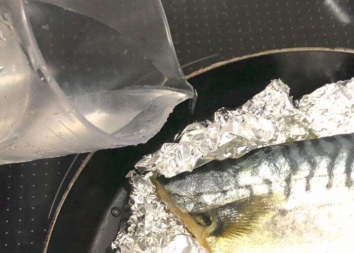 フライパンで魚をキレイに焼く方法