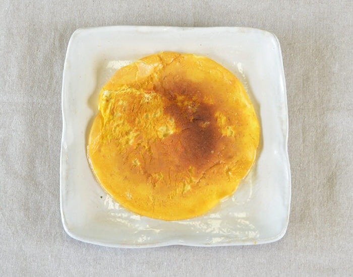ダイヤモンドコートフライパンで焼いた薄焼き卵