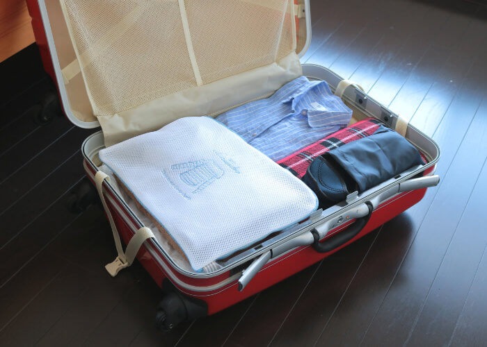ランドリーバッグとスーツケース