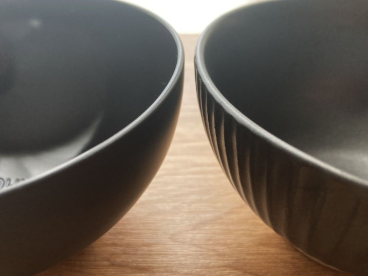 サーモスの茶碗と陶器の茶碗