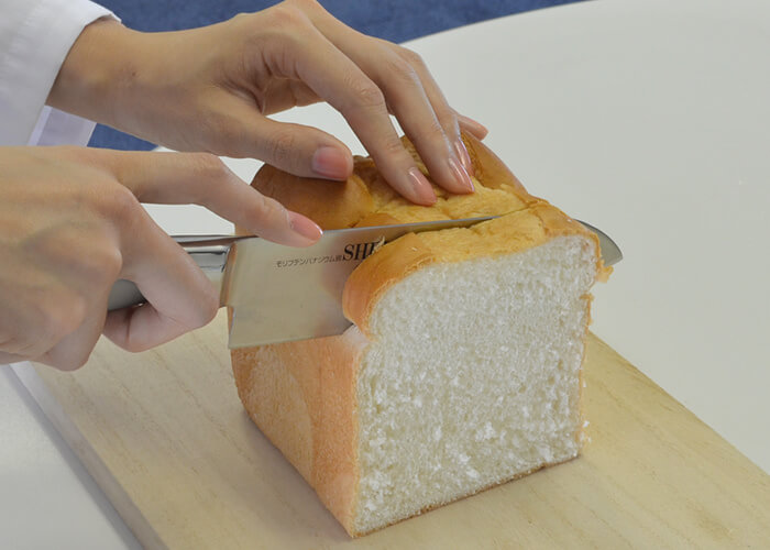 食パンをカットしやすい包丁は？