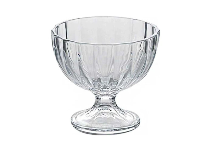 <p><b>ボルミオリ・ロッコ　デザートグラス</b><br />
イタリアのガラスメーカーボルミオリ・ロッコ社のデザートグラス。カッティングが美しく、飽きがこないデザインだから、一生愛せるグラスになるはず。</p>
