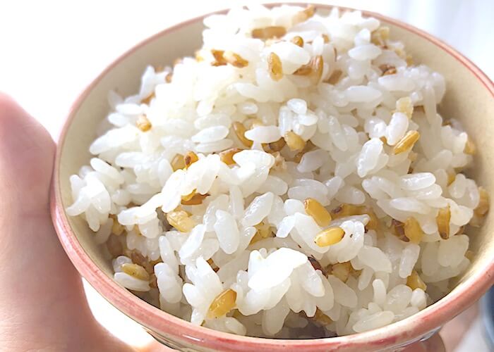 白米と同じ給水時間で炊ける炒り玄米