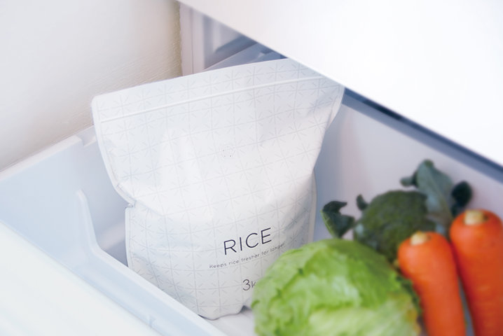 <p><b>一緒に送るのにおすすめitem</b><br />
お米を冷蔵庫で保存できる袋。空気を抜いて最小限のスペースで保存できるのがうれしい点。3kgのお米が入るので、一人暮らしの保存にぴったりです。</p>
