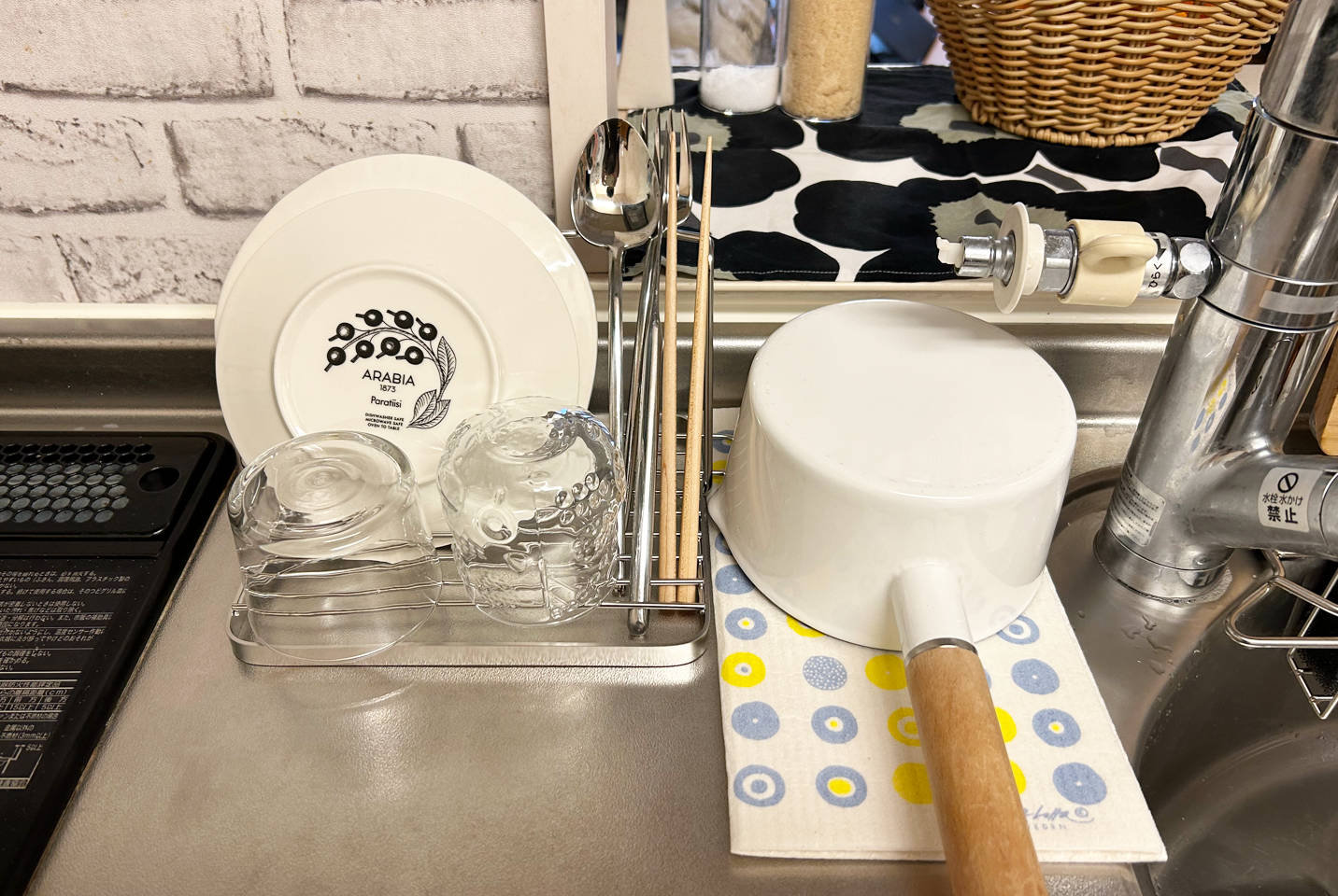 狭いキッチンではこれが正解！「洗ったお皿が置けない」問題を攻略するには？