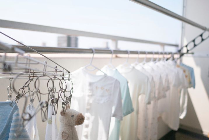 ハウスダスト対策に洗濯物はホコリを落として取りこむ
