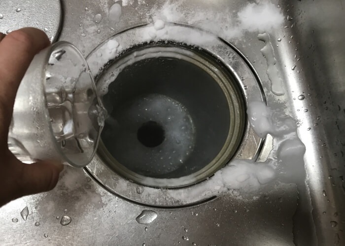 重曹を使った掃除方法「排水口の汚れ落とし」